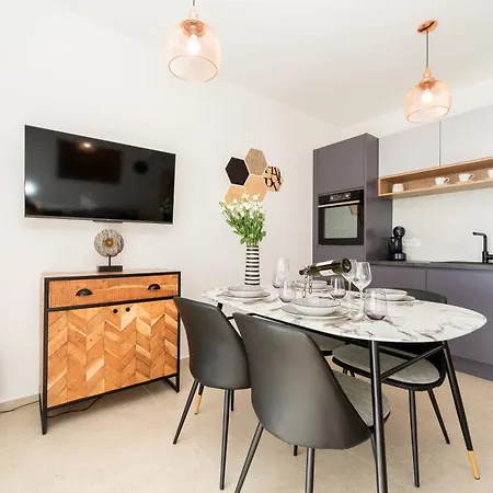 Casa Vanda * 利缇纳