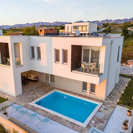 Casa Vanda Apartment Rtina